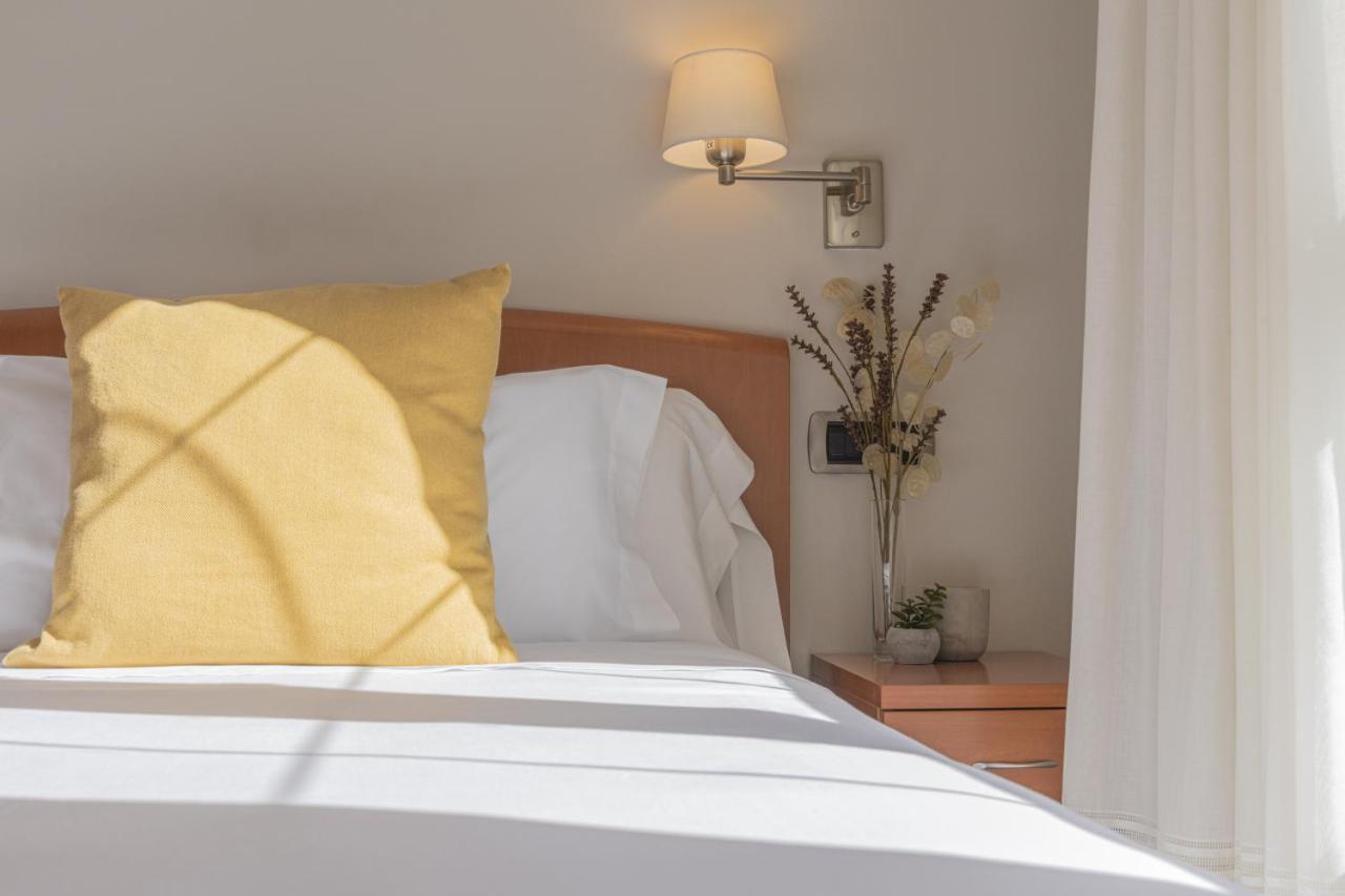 Hostal Alba لوغو المظهر الخارجي الصورة